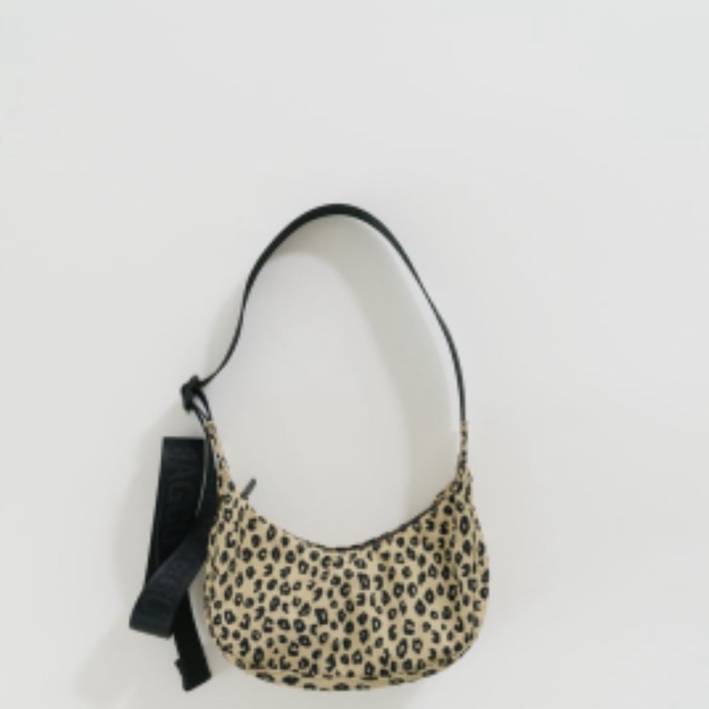 BAGGU: Honey Leopard Mini Crescent Bag🐆